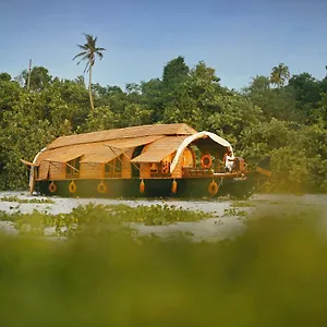 ***** Botel Spice Coast Cruises - Houseboat, A Cgh Earth Experience India